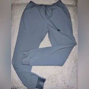 Under Armour Heat Gear Women’s Joggers size small - NWT